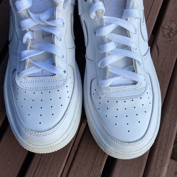 Nike Air Force 1 Low Size 5.5Y Triple White Kid’s Sneakers - Picture 9 of 13